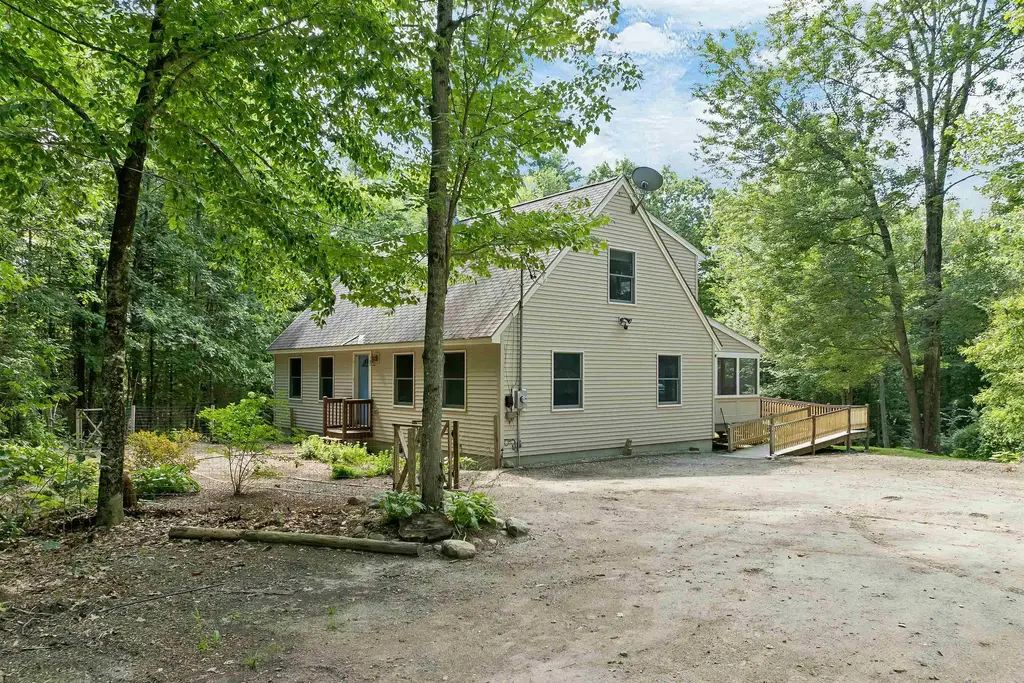 241 Lower Beech Hill Road, Campton