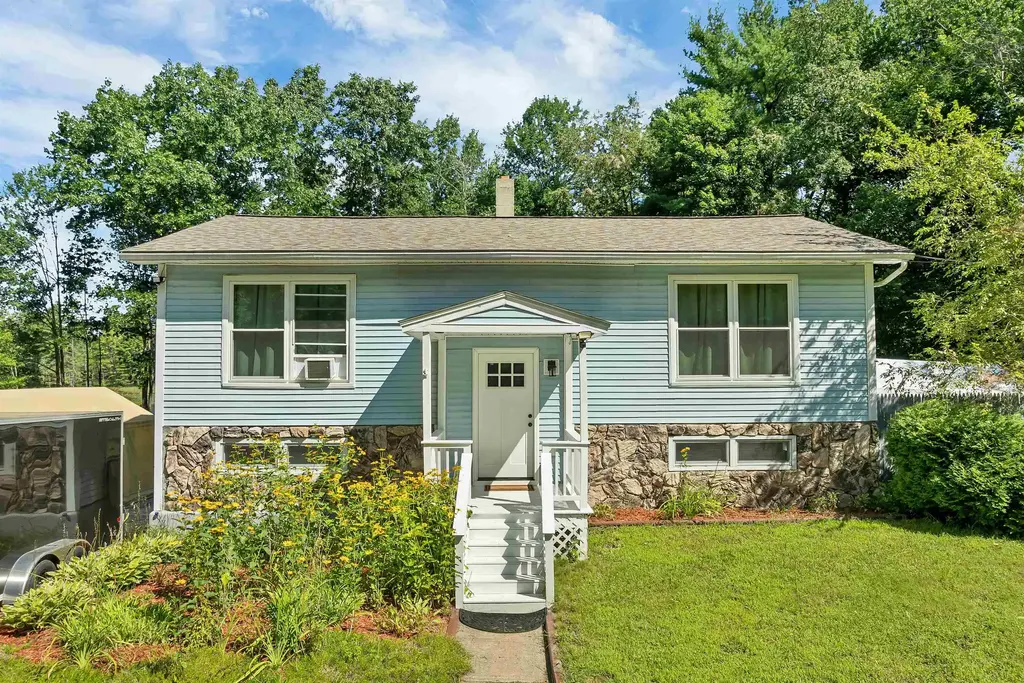 763 Nh Route 129, Loudon