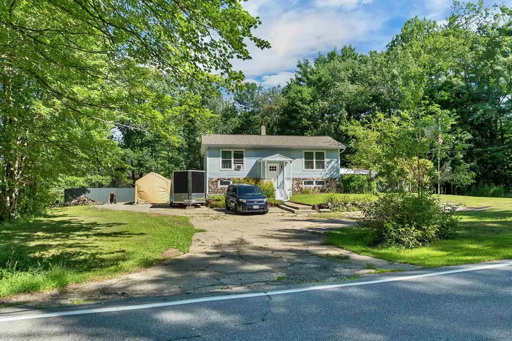 763 Nh Route 129, Loudon