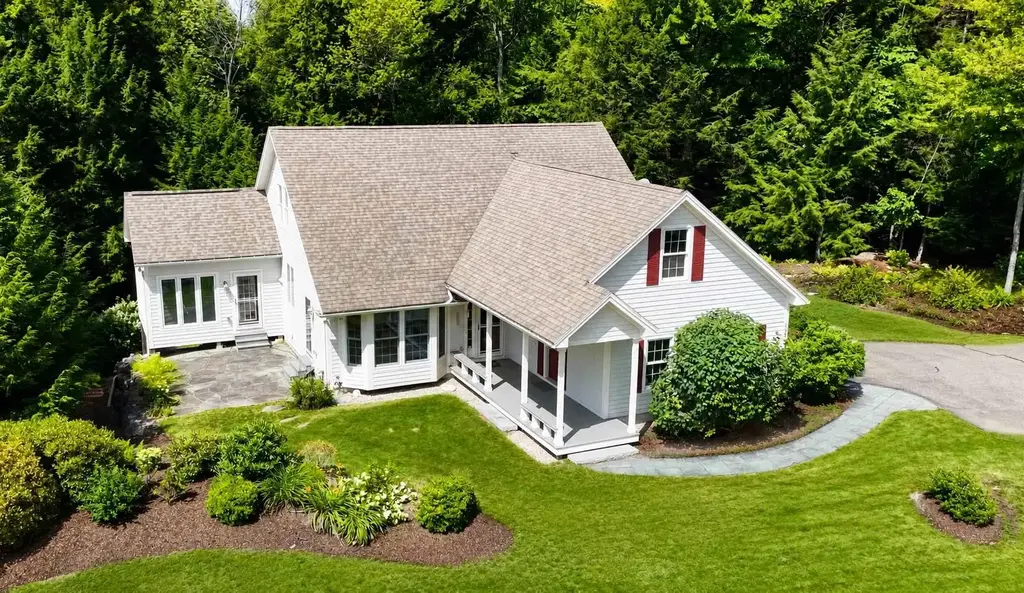 123 Spruce Lane, New London