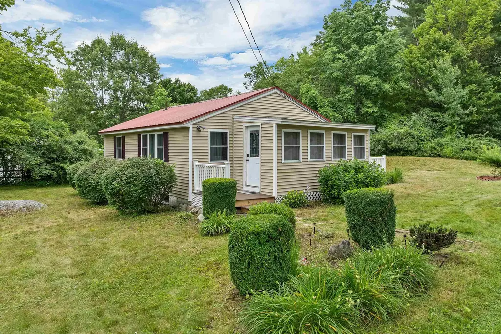 19 Gile Pond Road, Franklin
