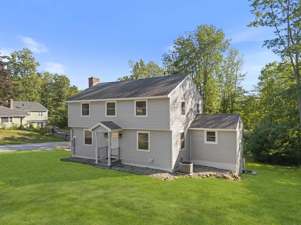 2 Sweetbriar Lane, Rochester