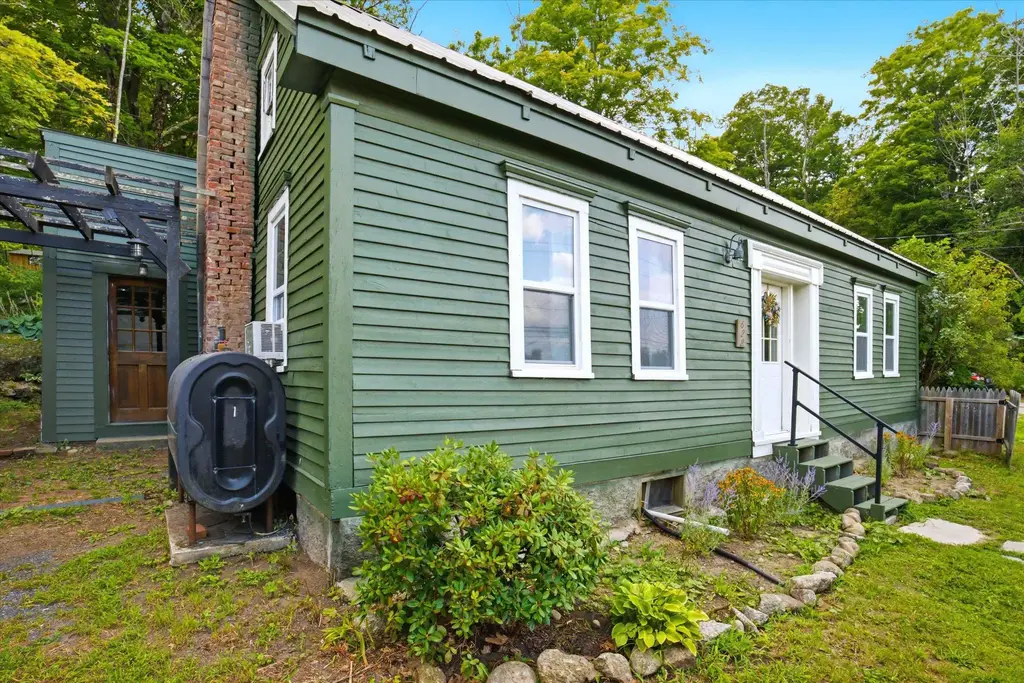 622 2nd Nh Turnpike, Hillsborough