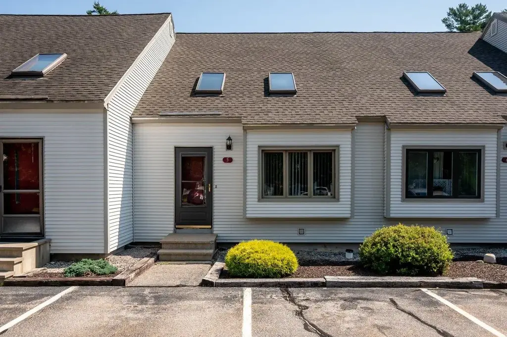 202 Route 27, Raymond