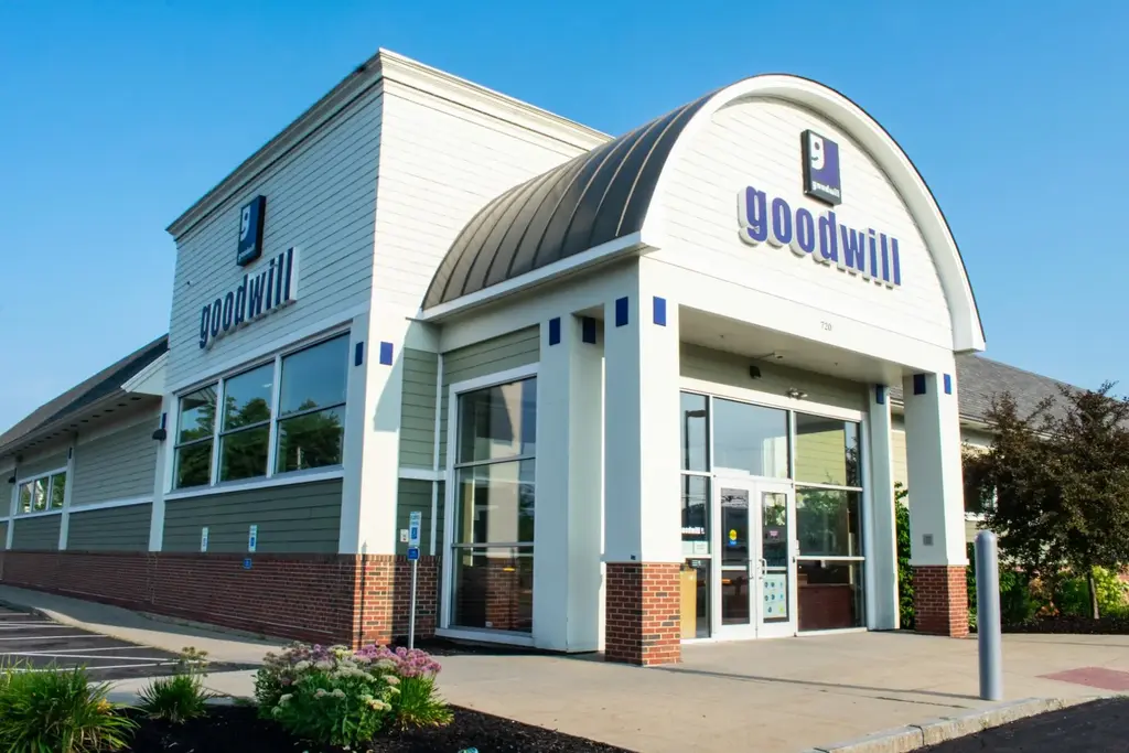 720 Lafayette Road, Portsmouth