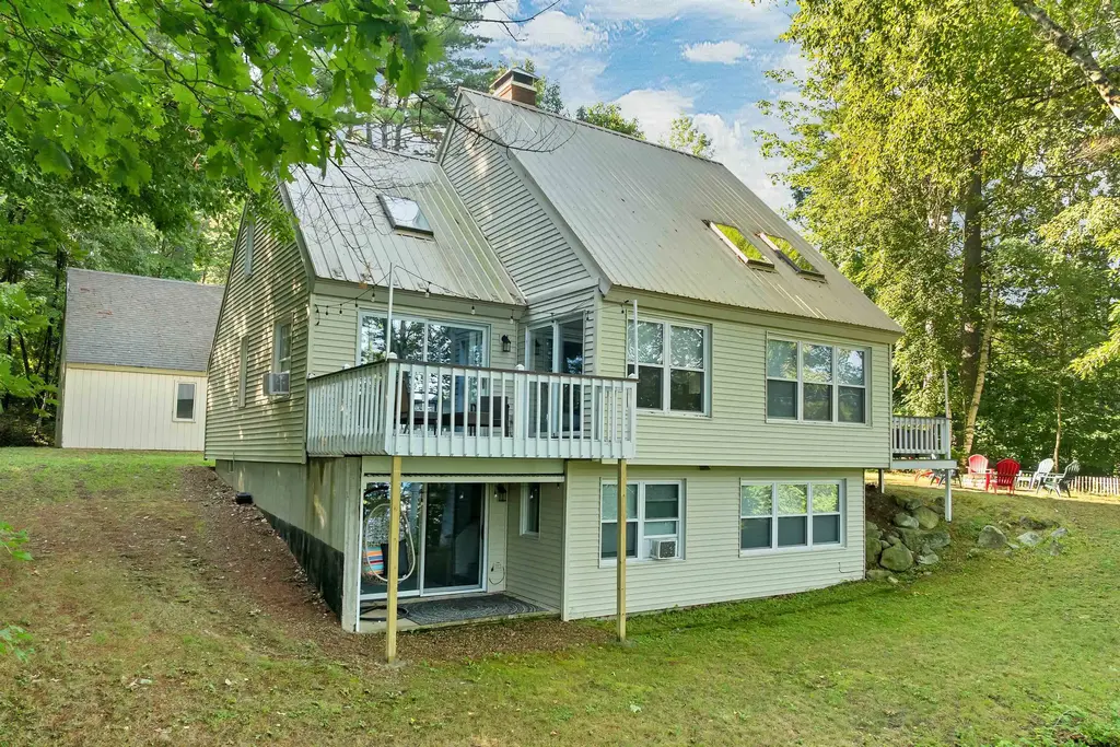 10 Lakeview Drive, Meredith