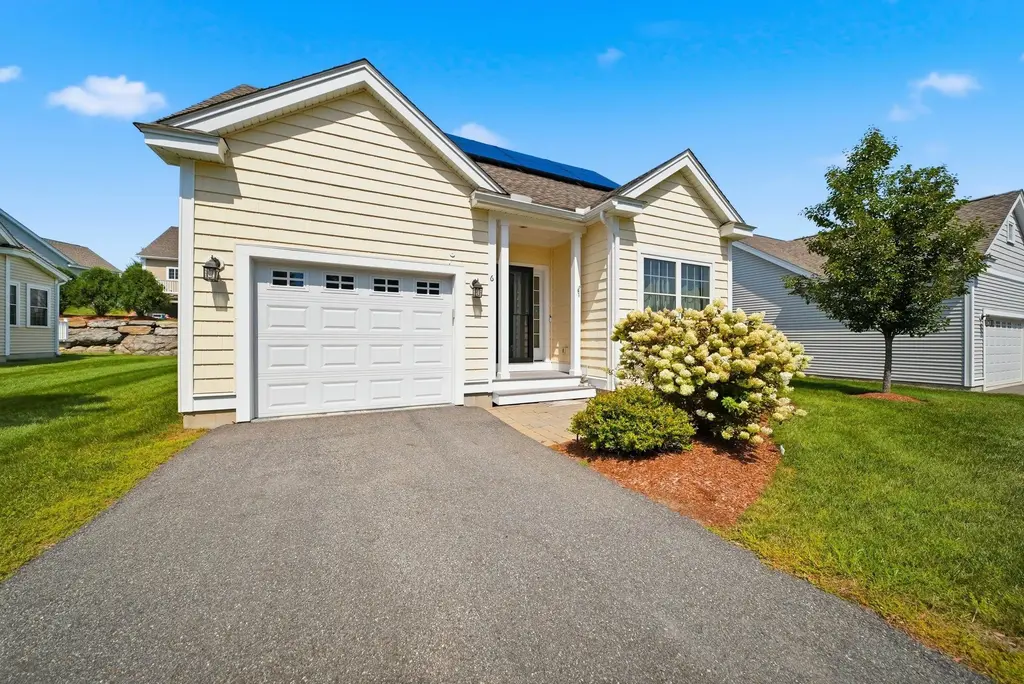 6 Dunstable Circle, Merrimack