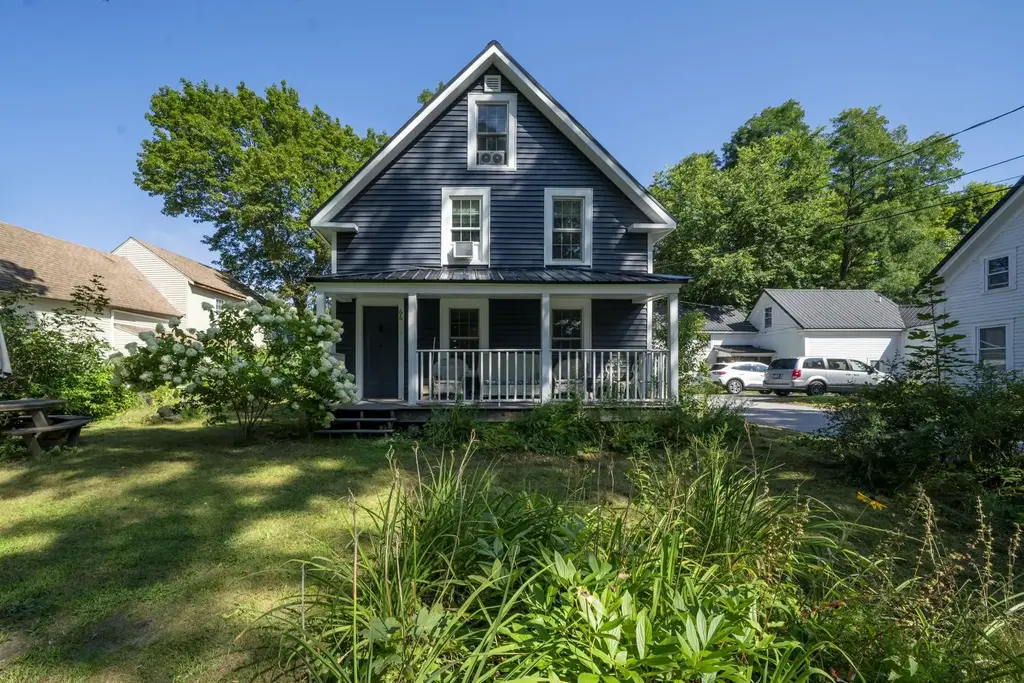 66 Crescent Street, Henniker