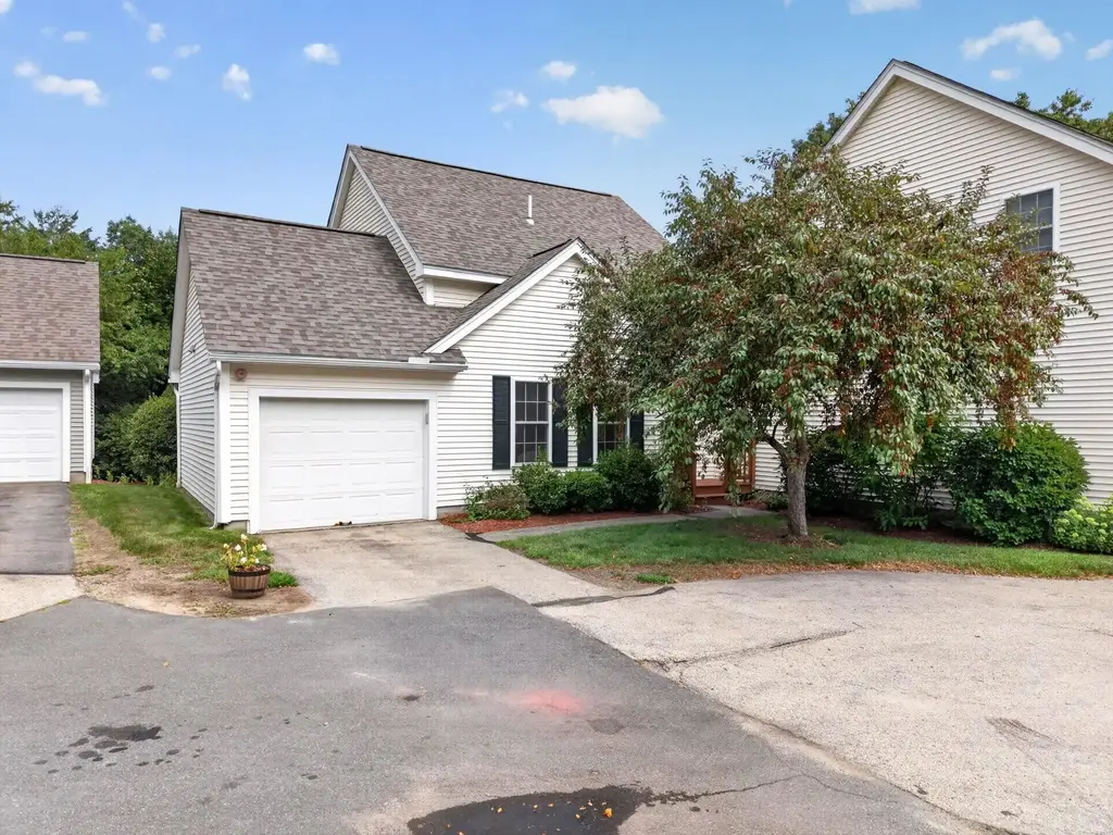 11 Echo Shore Drive, Merrimack