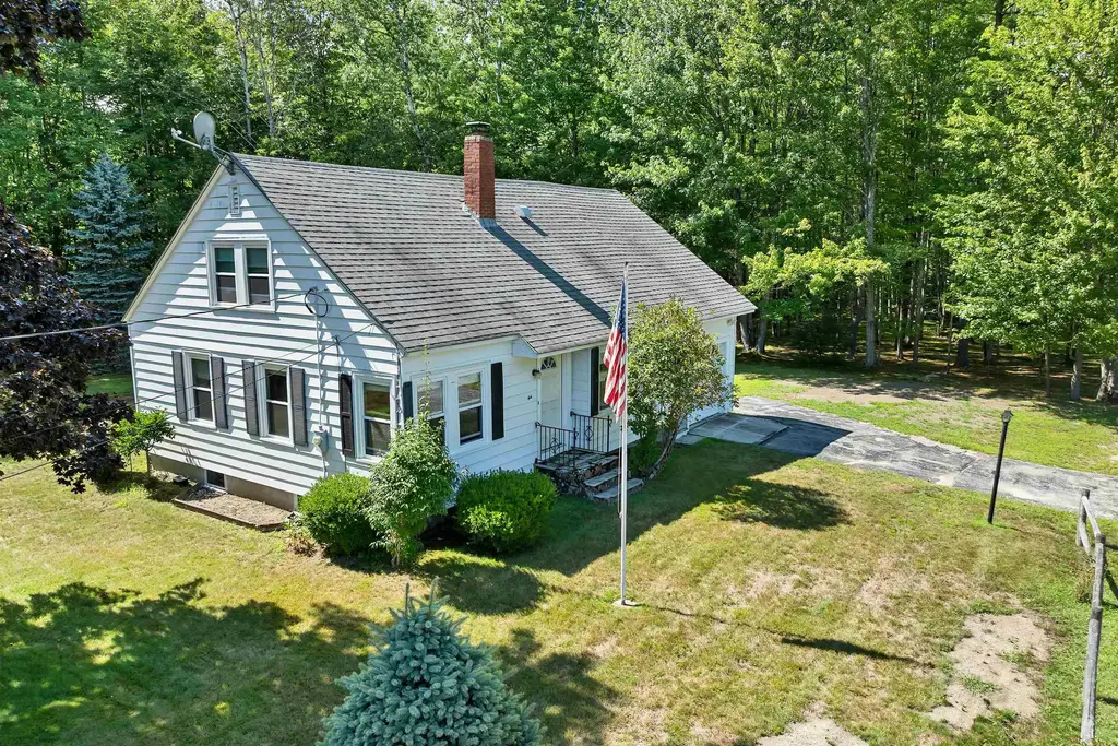 44 Waumbeck Road, Wolfeboro