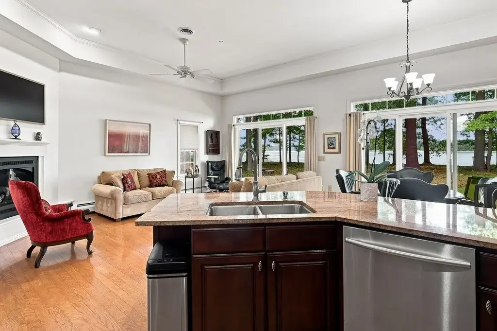 51 Clearwater Drive, Dover