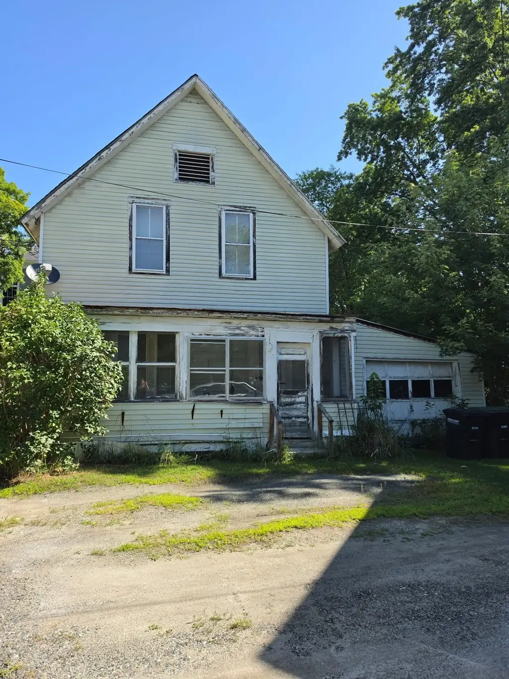 5 Riverside Drive, Enfield