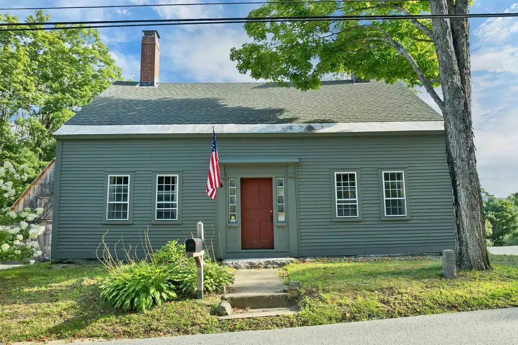 107 Town House Road, New Hampton