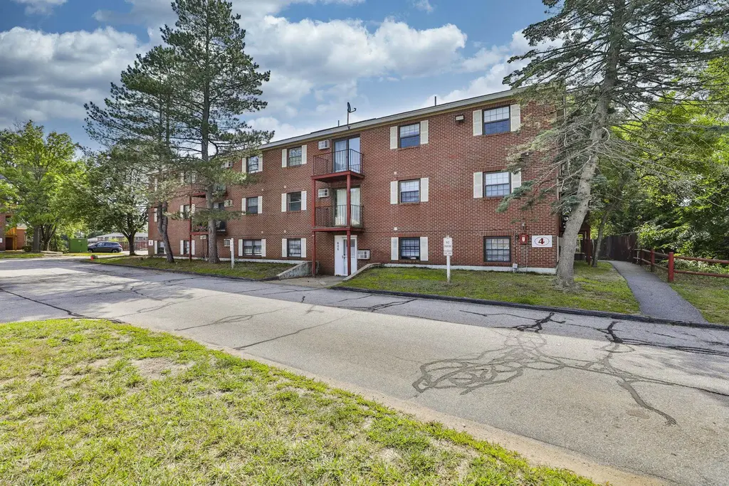 12 East Side Drive, Concord