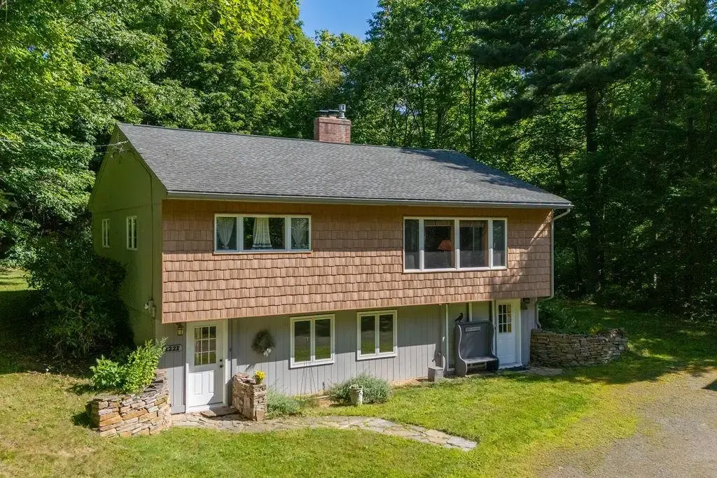 1221 Brook Road, Goshen