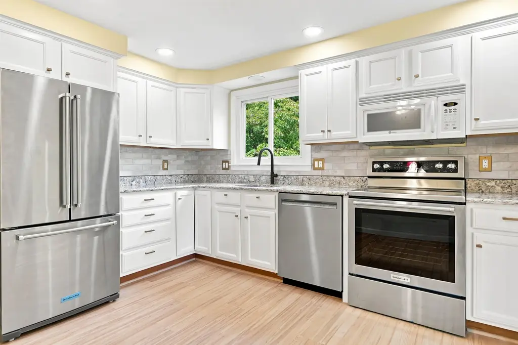 36 Hampton Drive, Nashua