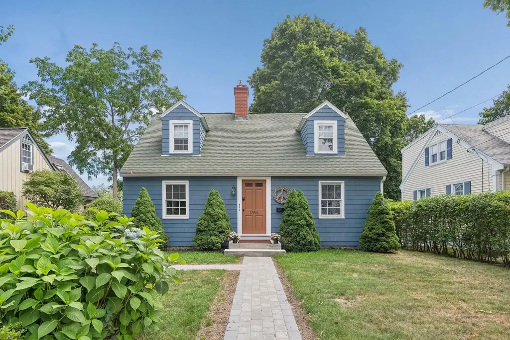 1384 Islington Street, Portsmouth