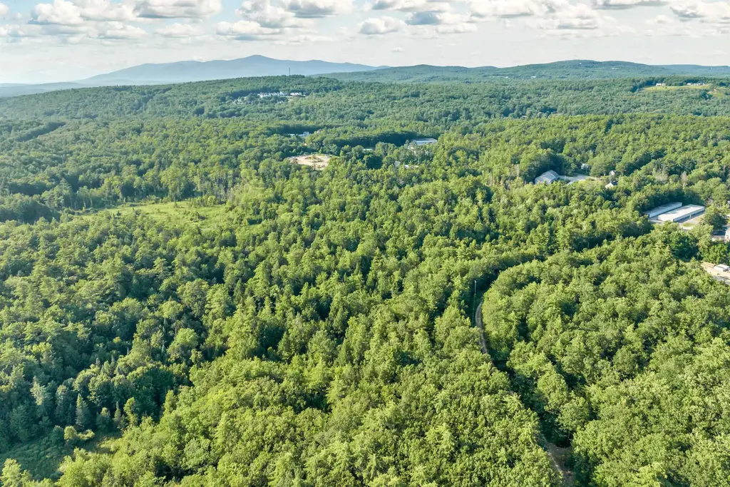290 Pine Hill Road, Wolfeboro