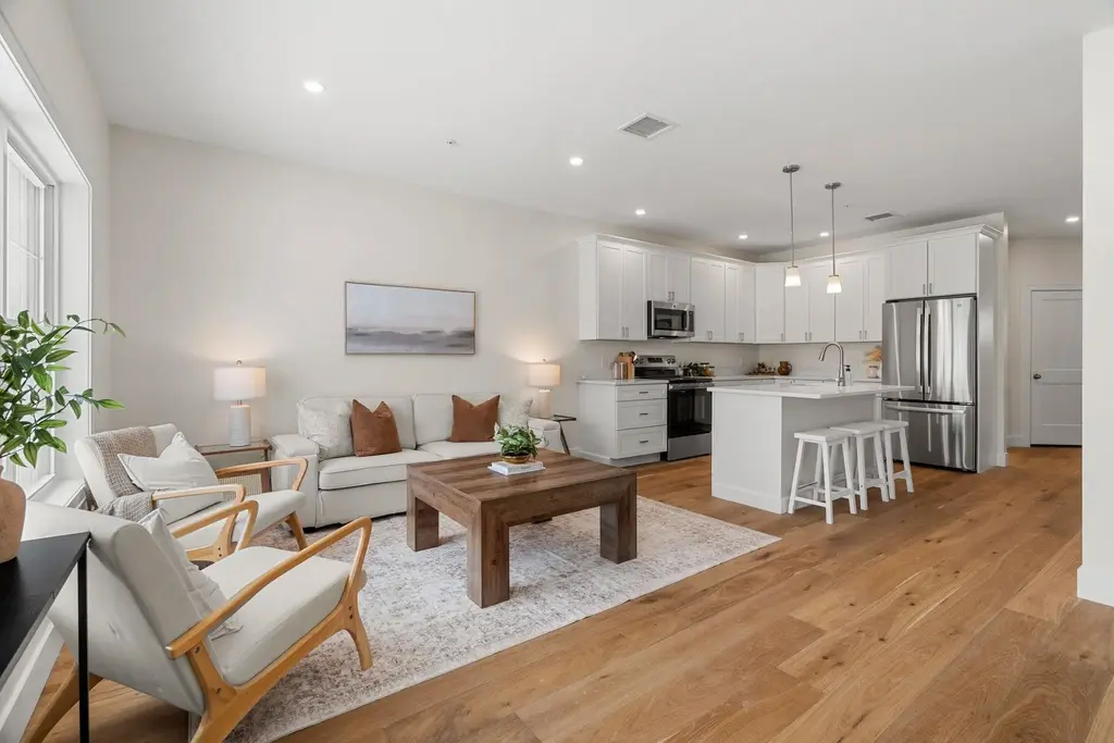 11 Suffolk Drive, Concord