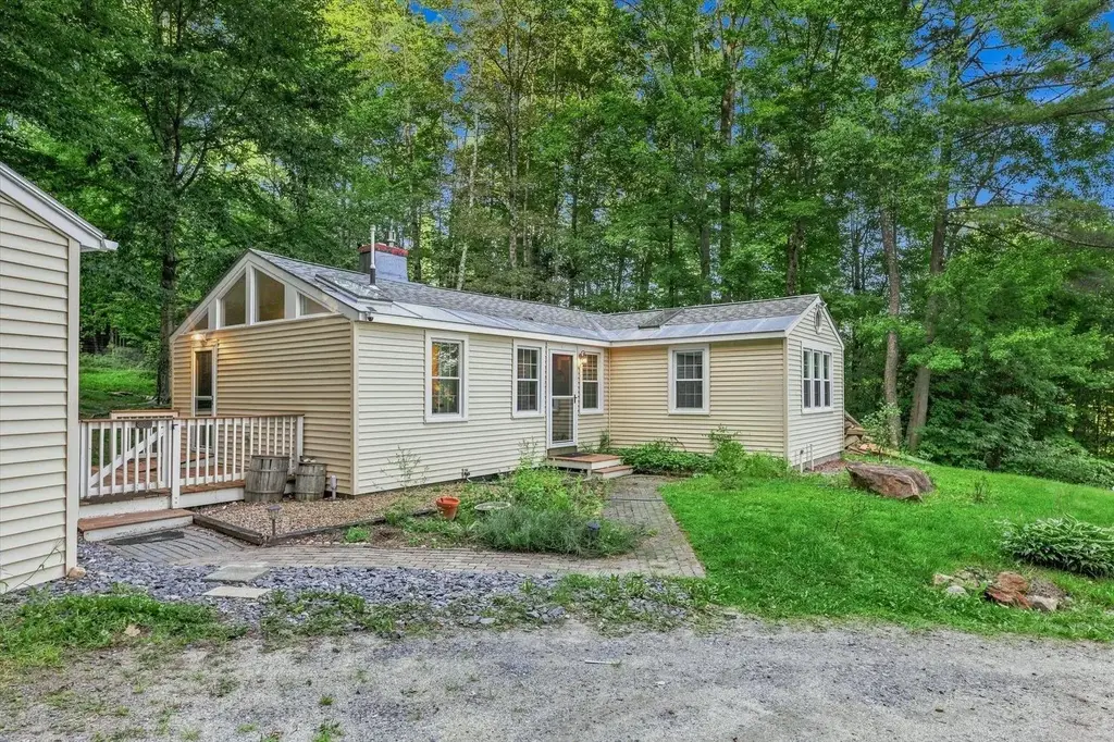 48 Cross Road, Sullivan