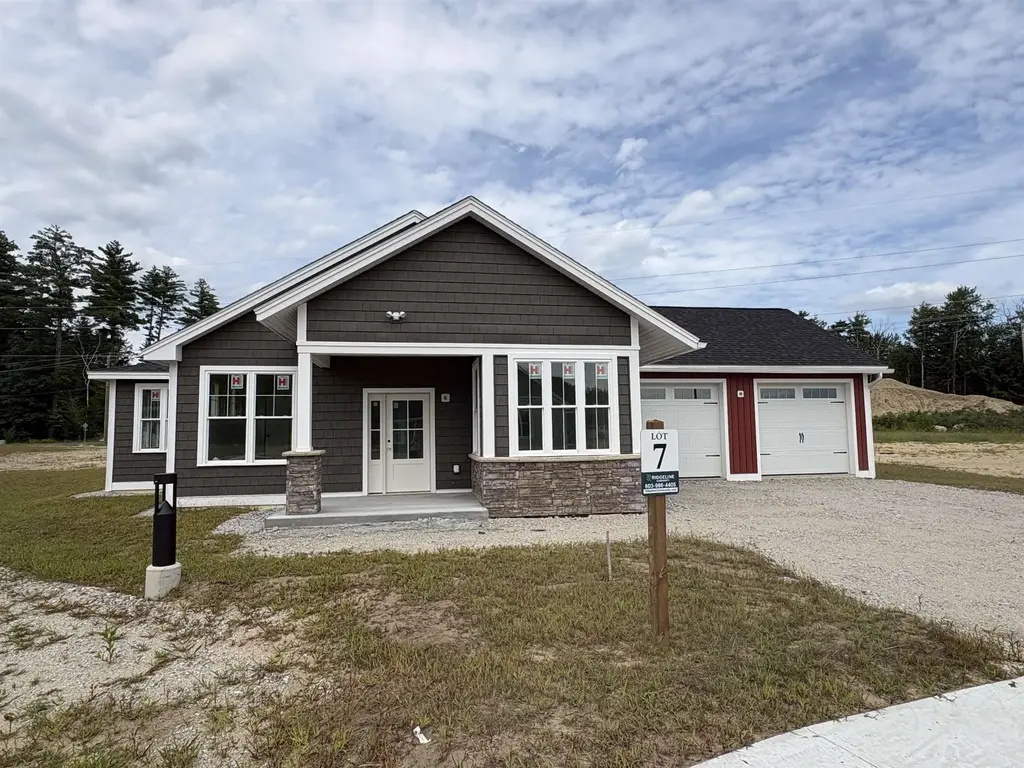 61 Whispering Pines Place, Conway