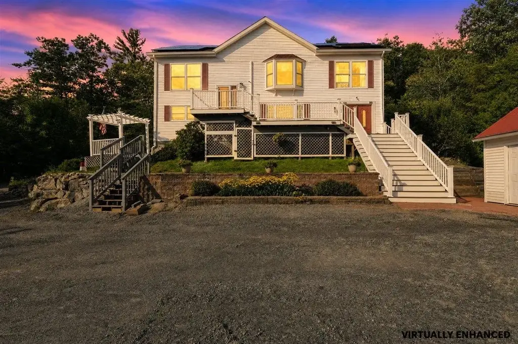 10 Plum Avenue, Gilmanton