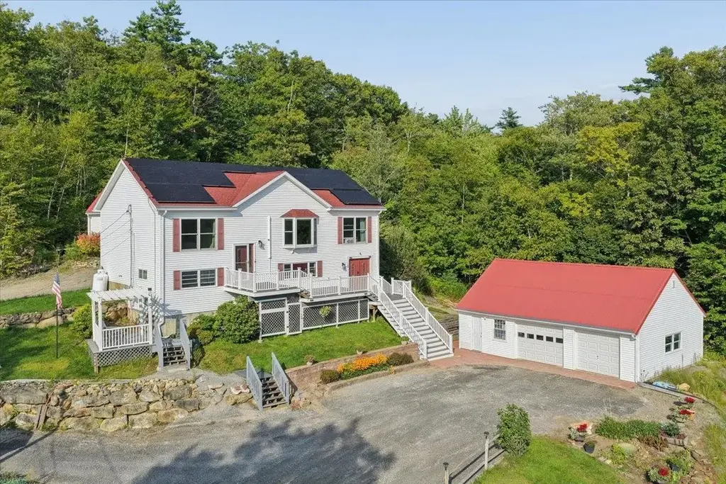 10 Plum Avenue, Gilmanton