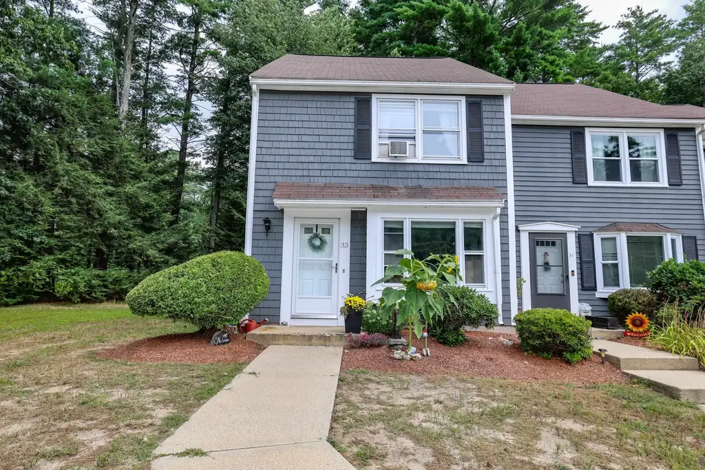 33 Blossom Lane, Merrimack