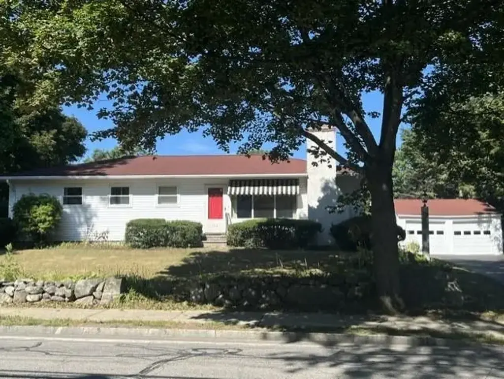 124 Mill Road, Hampton