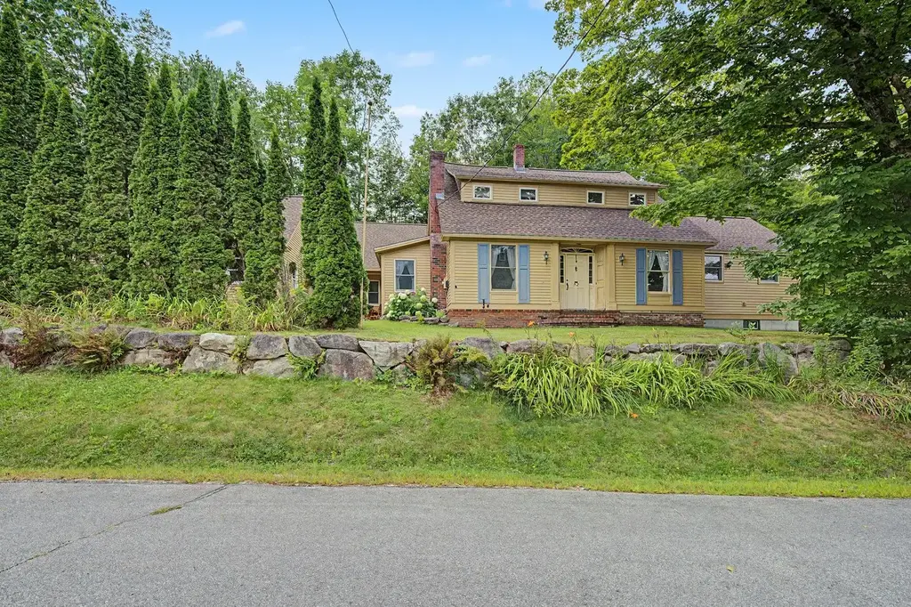 52 Chase Street, Sunapee