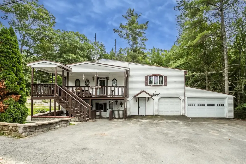 75 Old Rochester Road, Barnstead