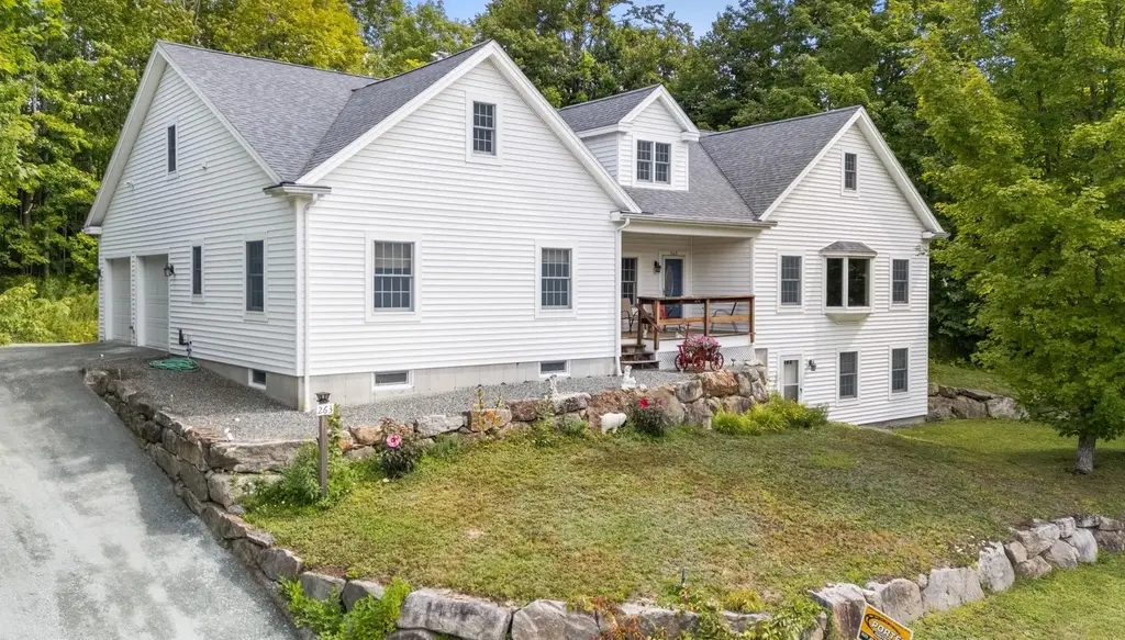 263 Barrett Road, New London
