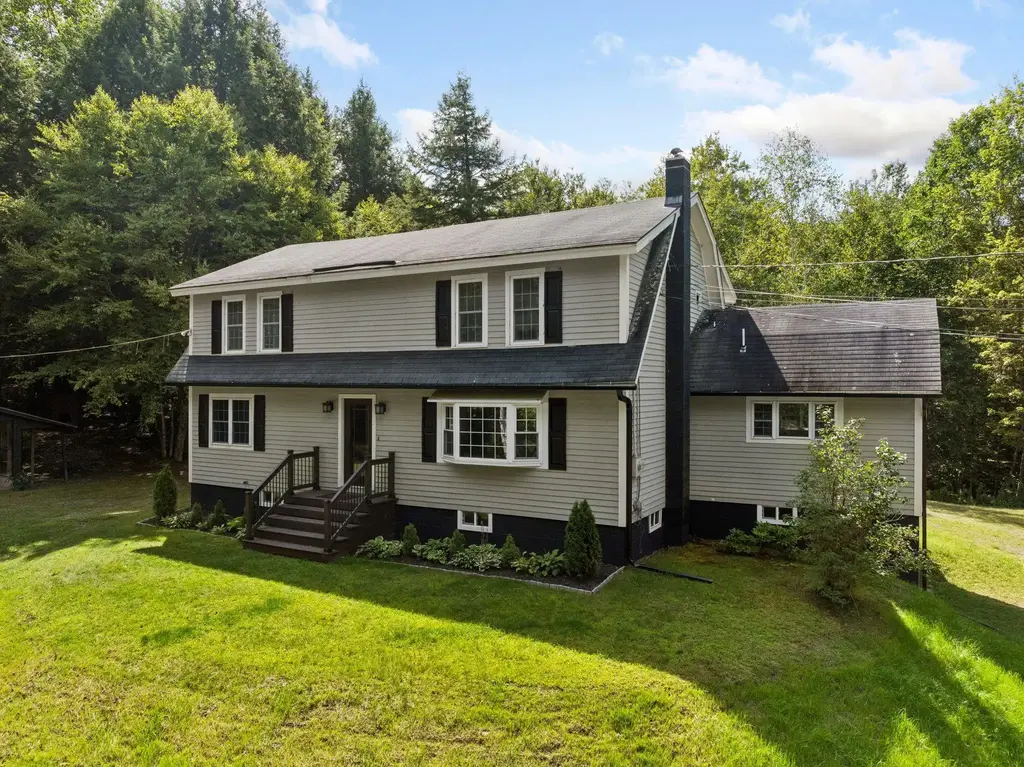 12 Algonquin Road, Enfield