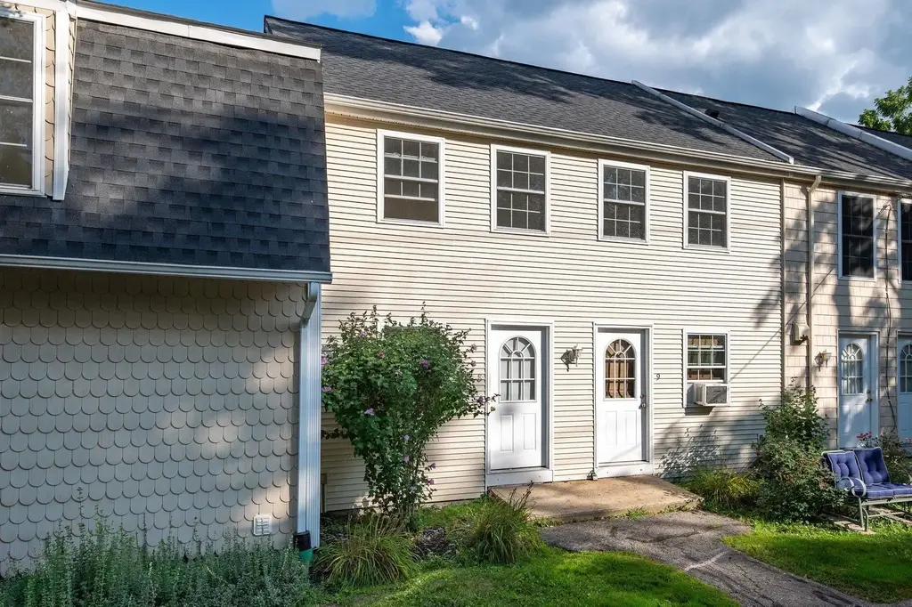 8 Cricket Brook, Dover