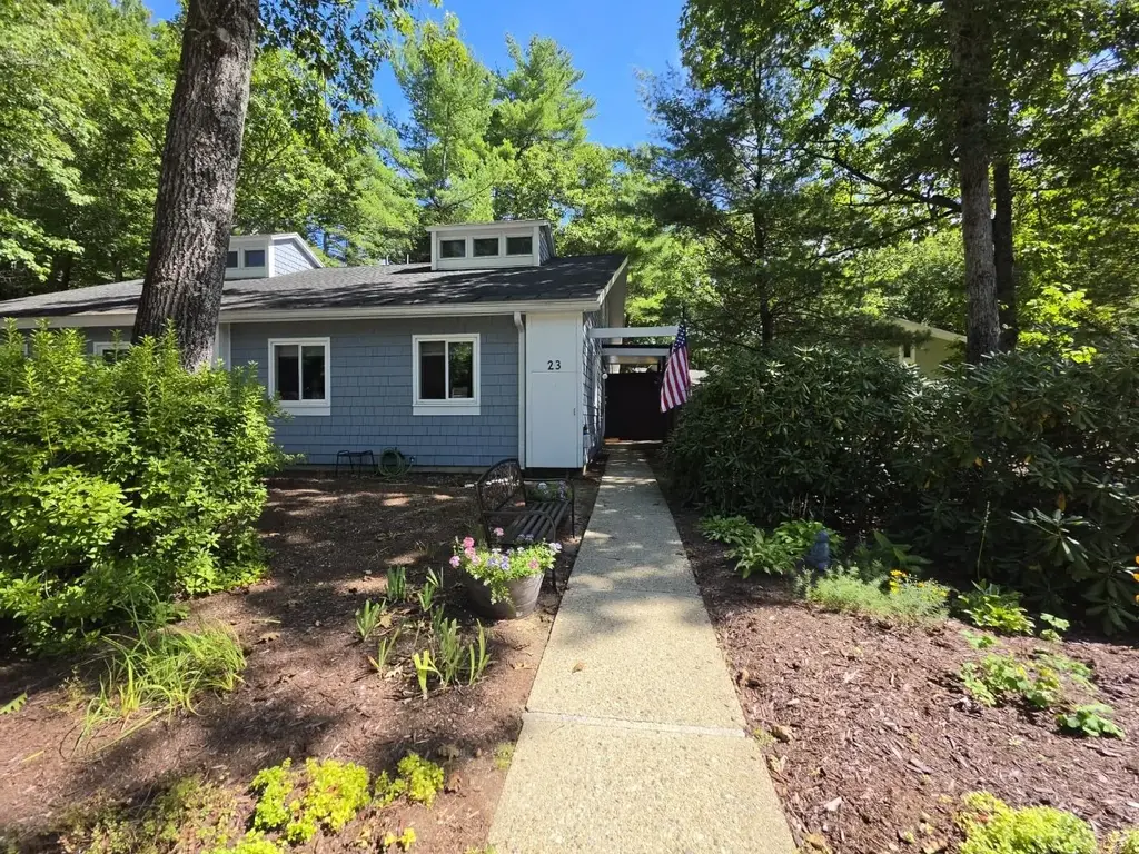 23 Amoskeag Road, Concord