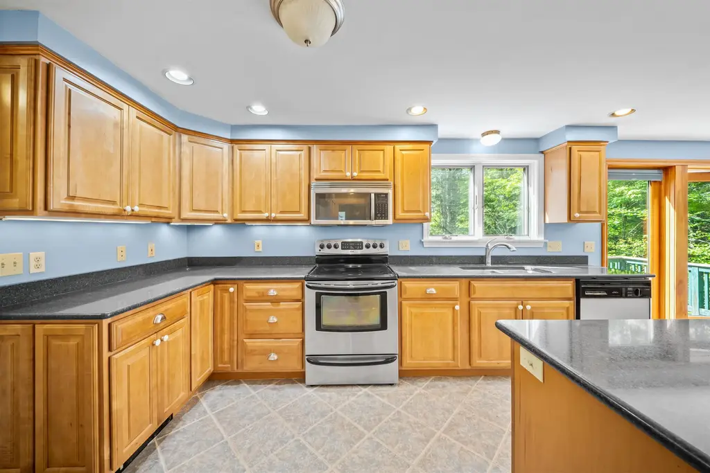 18 Garrison Lane, Madbury
