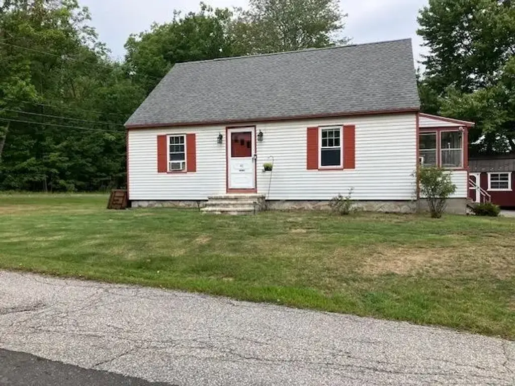 40 Desaulnier Street, Goffstown