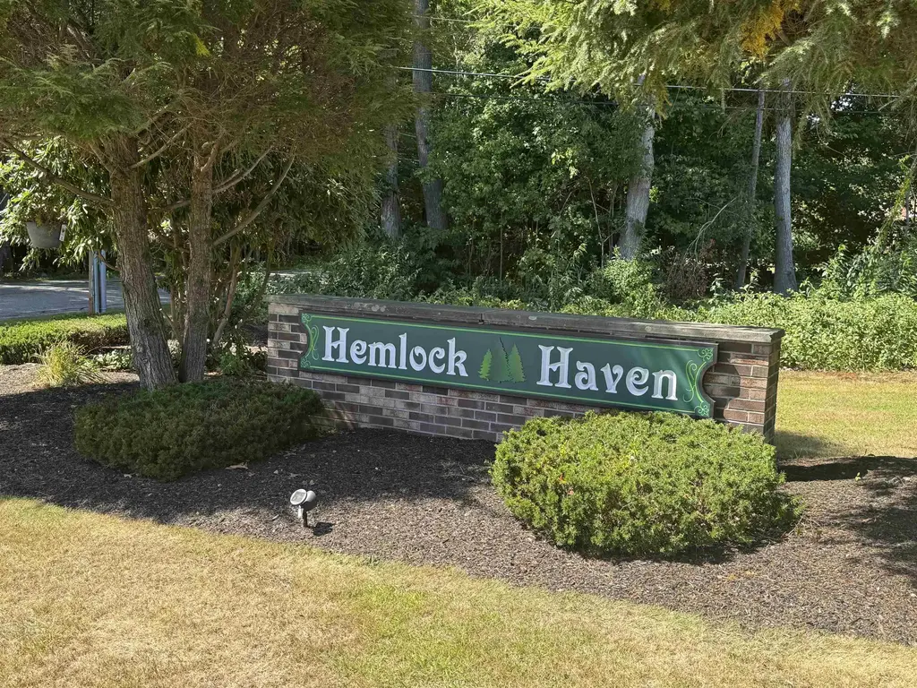 51 Hemlock Haven, Hampton