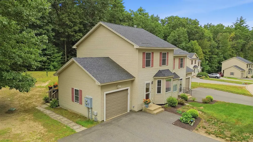 15 Scottie Way, Amherst