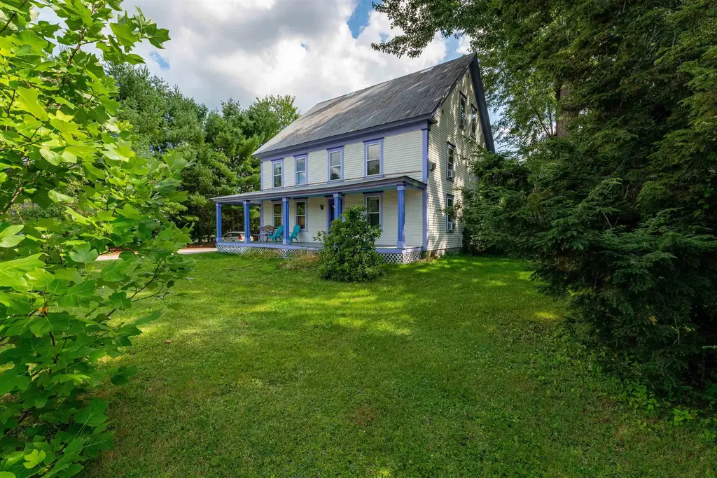 1657 East Main Street, Conway
