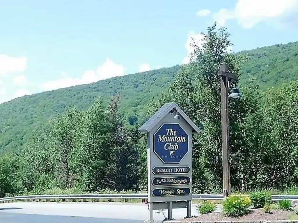 90 Loon Mountain Road, Lincoln