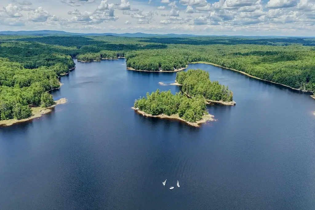 30 Mendums Landing Road, Barrington