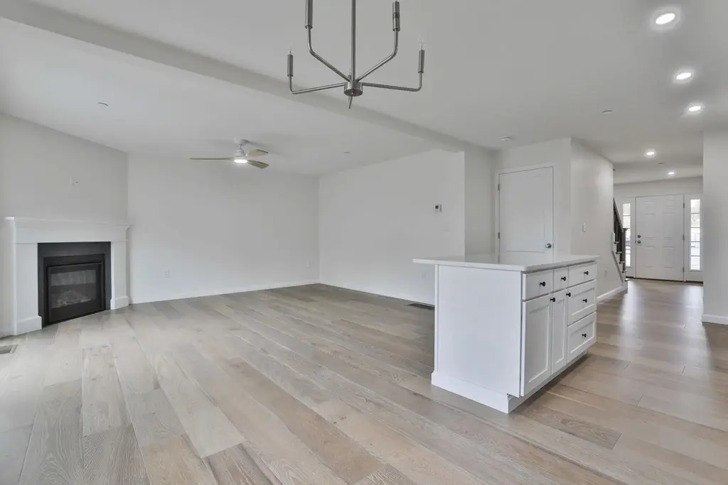 62 Crestview Way, Raymond
