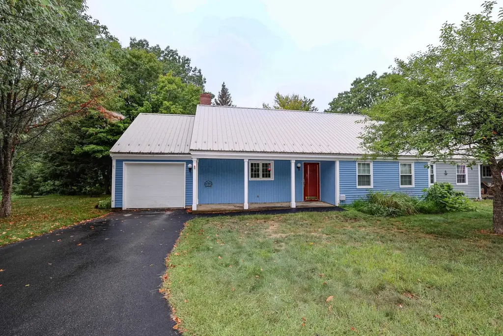 14 Oak Drive, Belmont
