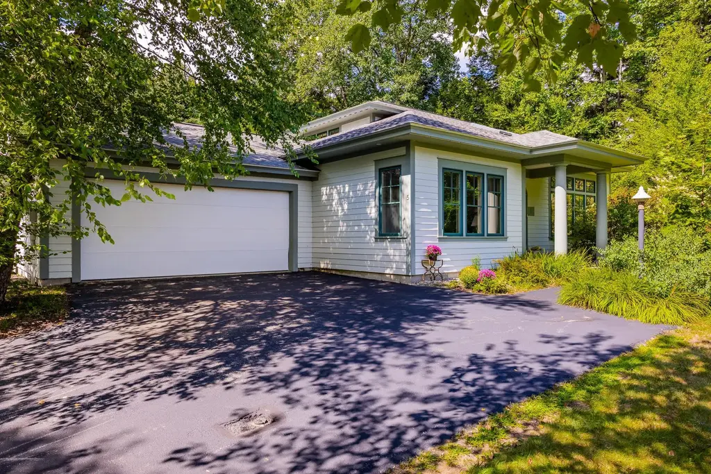 5 Bacchus Circle, Hanover