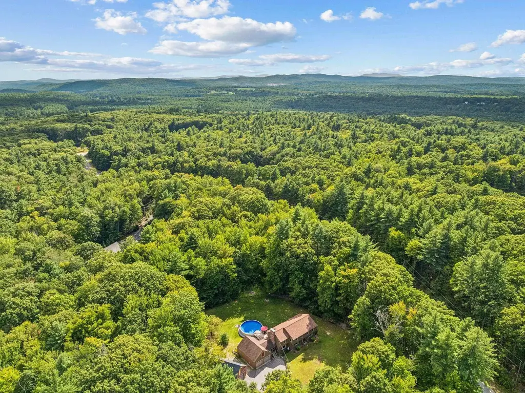 6 North Woods Road, Dunbarton
