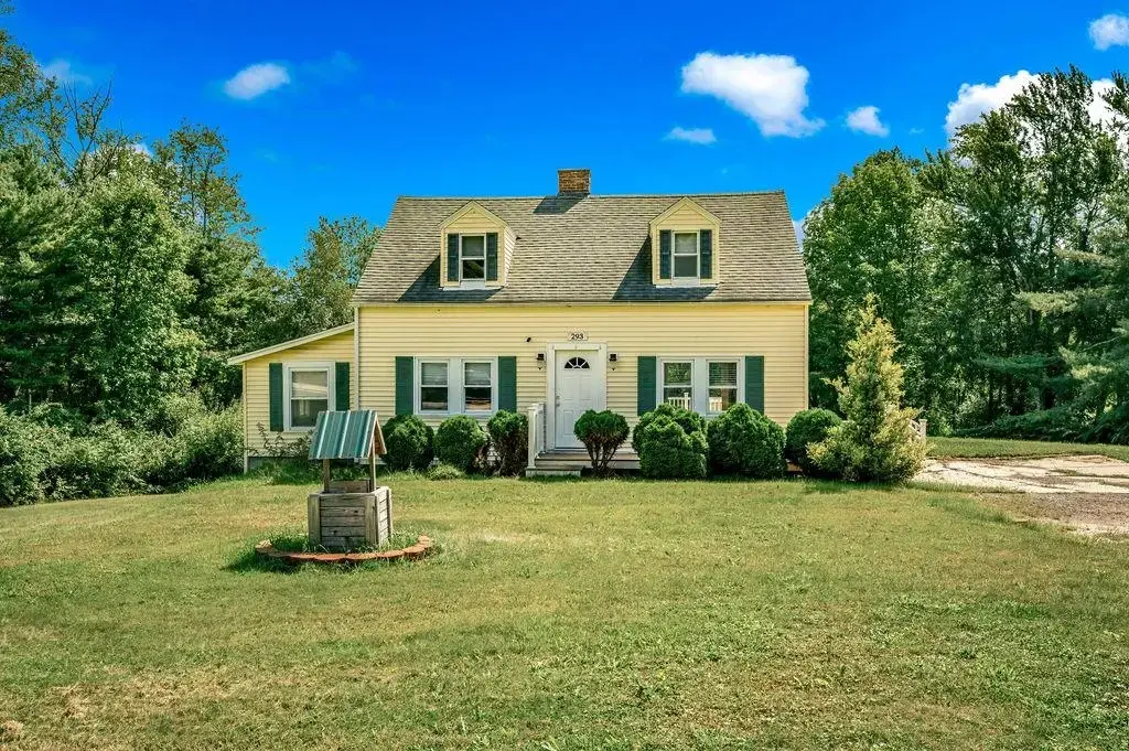 293 Laconia Road, Tilton