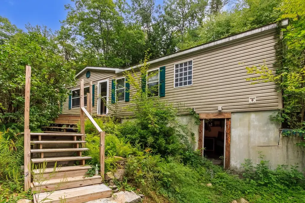 70 South Road, Harrisville