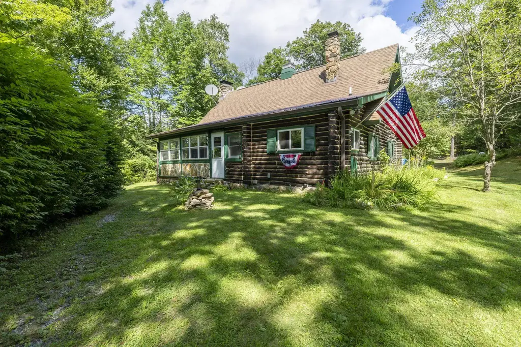 171 Grout Hill Road, Acworth