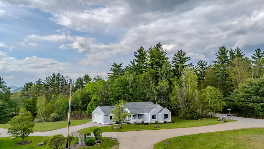 2 Highland View Lane, Holderness